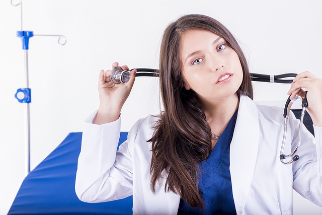 Image of doctor holding stethoscope